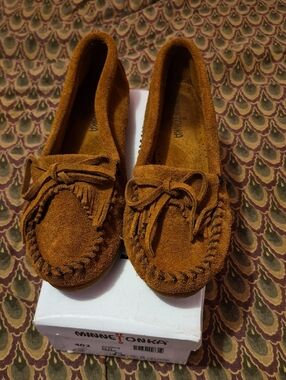 Minnetonka Suede Moccasins in Chestnut